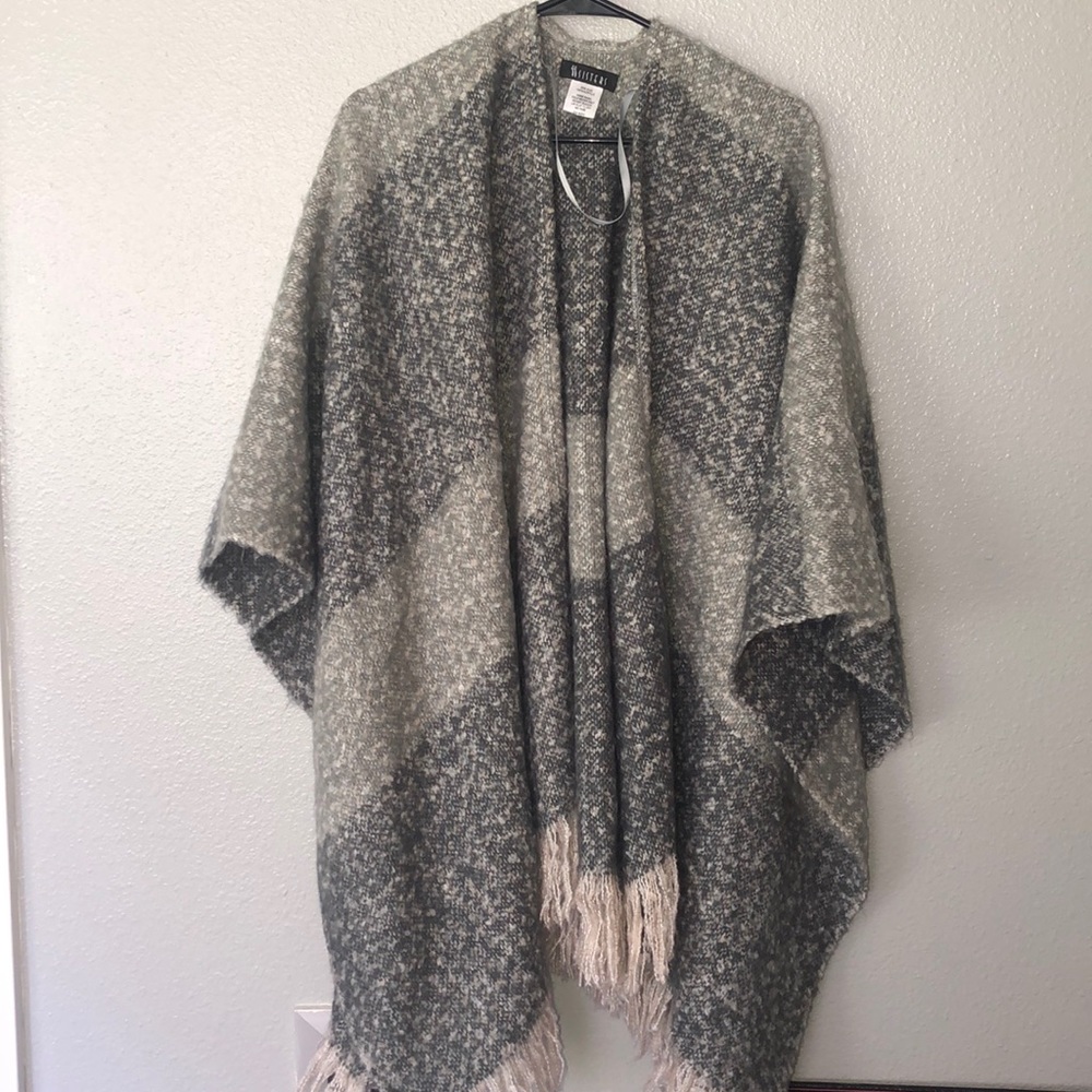Poncho wrap gray